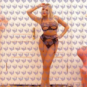 Имя: Манана, Возраст: 29, Грудь: 4