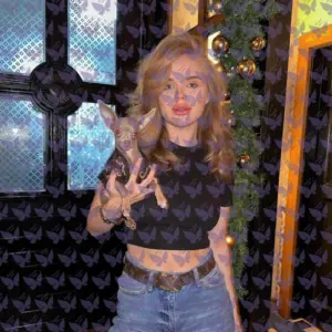 Имя: Мэделин, Возраст: 26, Грудь: 1