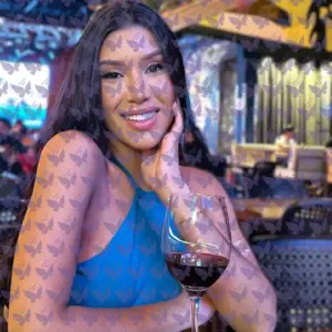 Имя: Мел, Возраст: 23, Грудь: 3