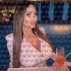 Имя: Méléna, Возраст: 23, Грудь: 6