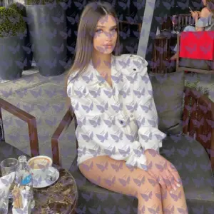 Имя: Мэв, Возраст: 20, Грудь: 1