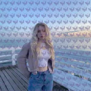 Имя: Миа, Возраст: 19, Грудь: 2