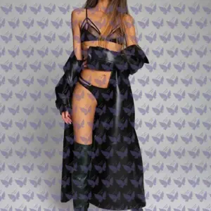 Имя: Мия, Возраст: 25, Грудь: 2