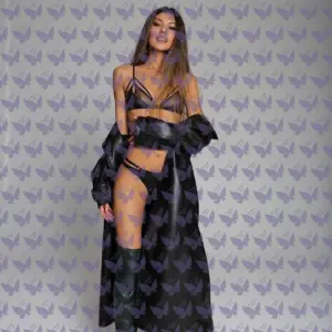 Имя: Мия, Возраст: 26, Грудь: 2