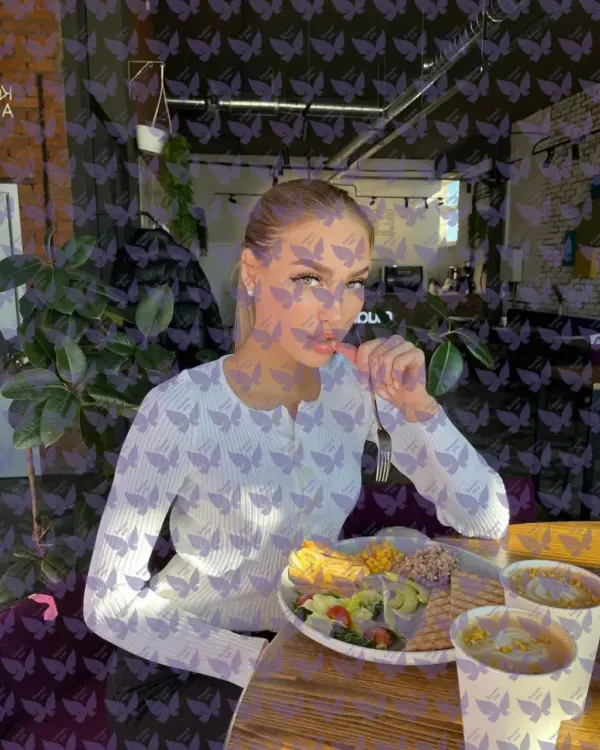 Имя: Мила, Возраст: 23, Грудь: 1