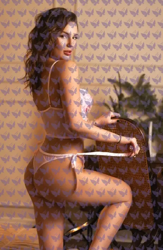 Имя: Мила, Возраст: 25, Грудь: 2