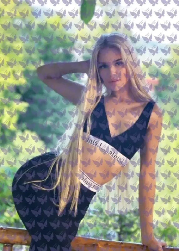 Имя: Милена, Возраст: 21, Грудь: 2