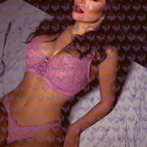 Имя: Мира, Возраст: 24, Грудь: 4