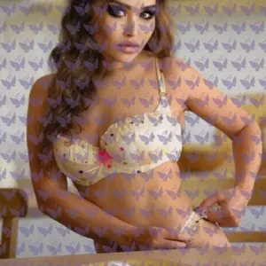 Имя: Мирей, Возраст: 24, Грудь: 1