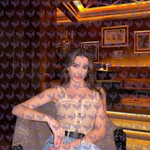 Имя: Молли, Возраст: 23, Грудь: 1