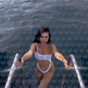 Имя: Надин, Возраст: 26, Грудь: 2