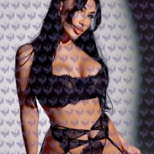 Имя: Наоми, Возраст: 34, Грудь: 4