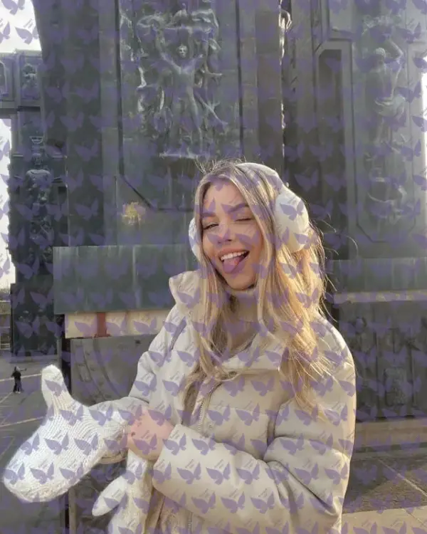 Имя: Наоми, Возраст: 19, Грудь: 1