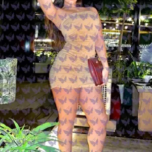 Имя: Ниа, Возраст: 26, Грудь: 4