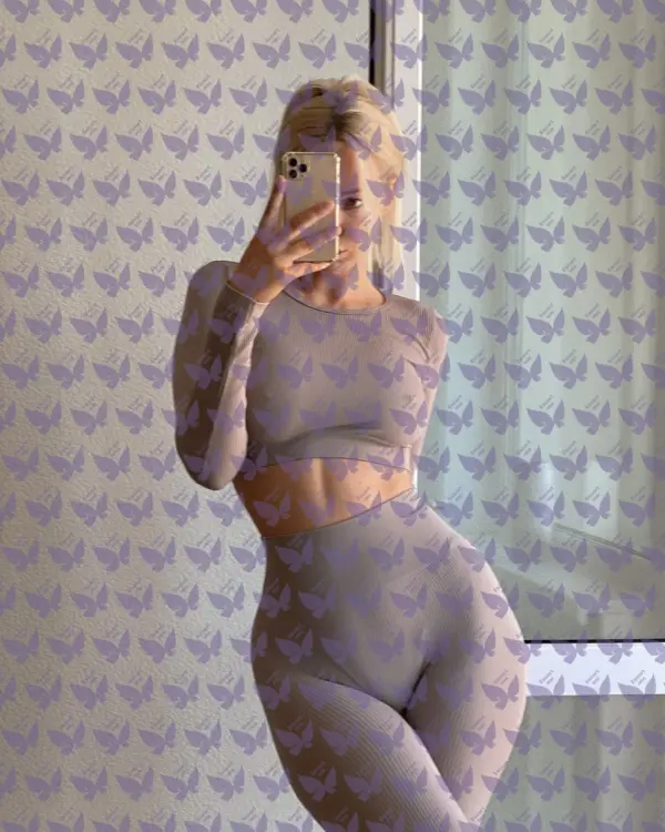 Имя: Нора, Возраст: 22, Грудь: 3