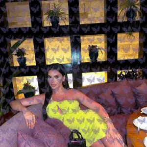 Имя: Нора, Возраст: 27, Грудь: 2