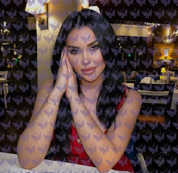 Имя: Нора, Возраст: 27, Грудь: 2