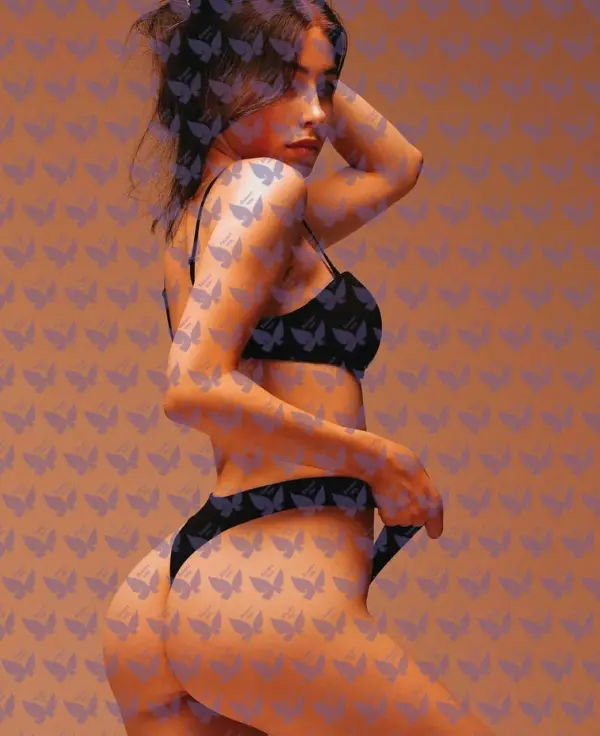 Имя: Нури, Возраст: 20, Грудь: 2