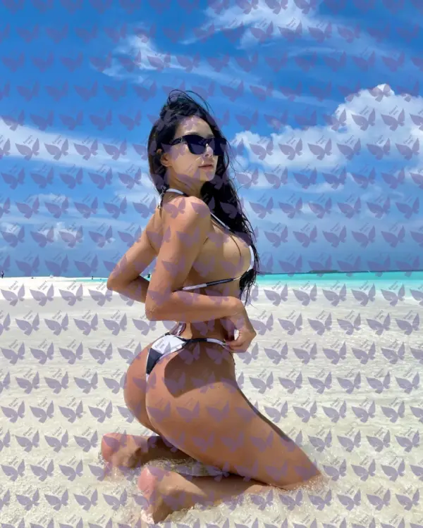 Имя: Пандора, Возраст: 25, Грудь: 2