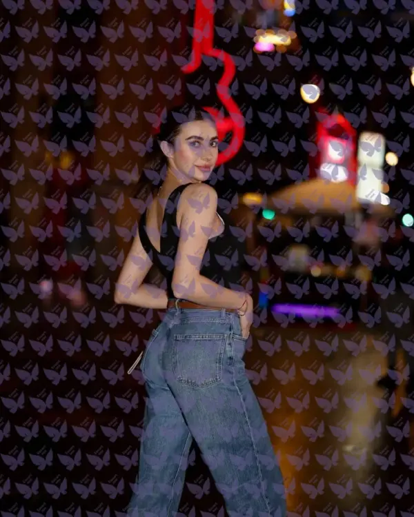 Имя: Пенелопа, Возраст: 23, Грудь: 2