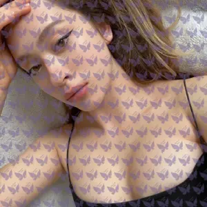 Имя: Розалина, Возраст: 21, Грудь: 2