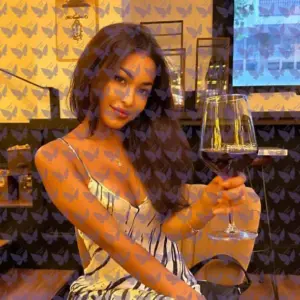 Имя: Розалинд, Возраст: 23, Грудь: 3