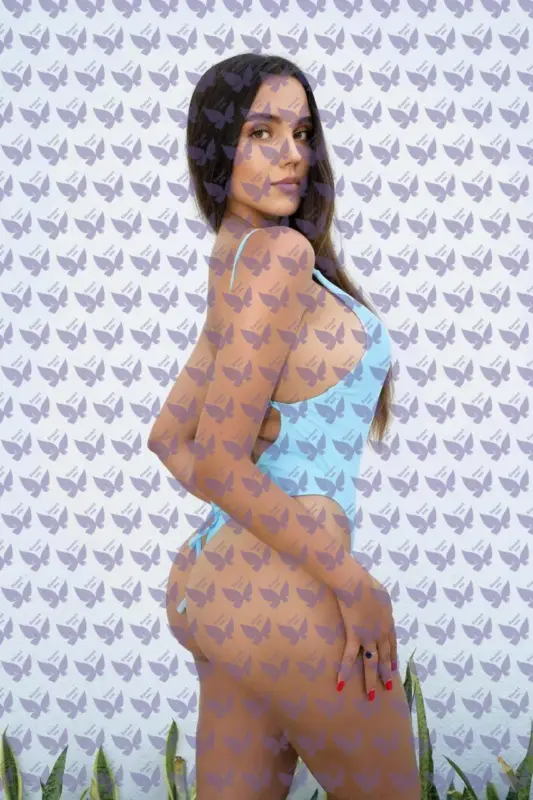 Имя: Сабрина, Возраст: 18, Грудь: 2