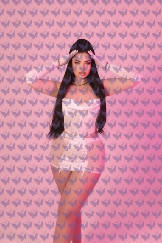 Имя: Самира, Возраст: 24, Грудь: 3