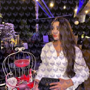 Имя: Самира, Возраст: 20, Грудь: 3