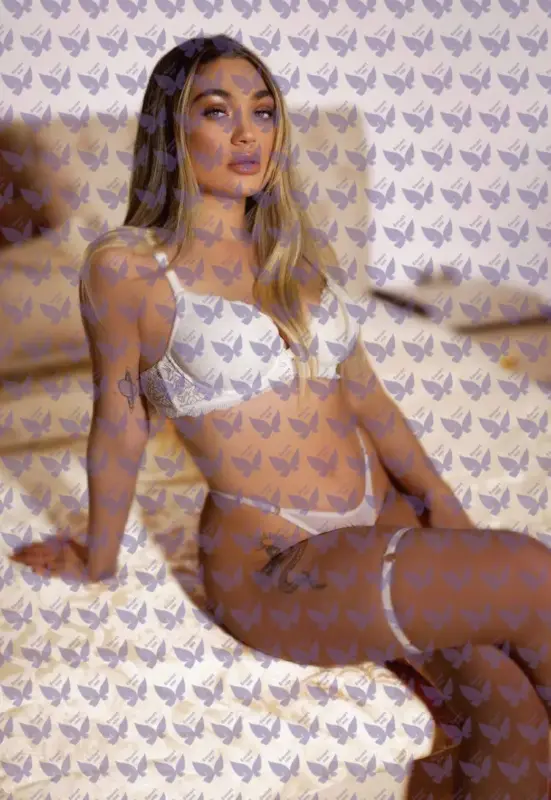 Имя: Сандра, Возраст: 23, Грудь: 3