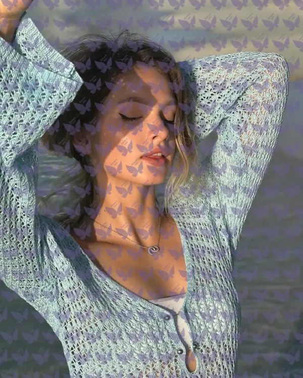 Имя: Шарлотта, Возраст: 23, Грудь: 2