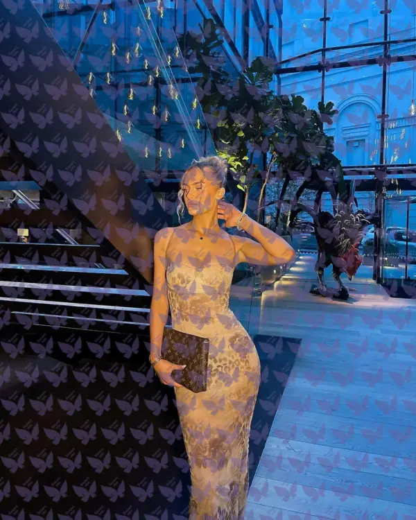 Имя: Саша, Возраст: 26, Грудь: 2