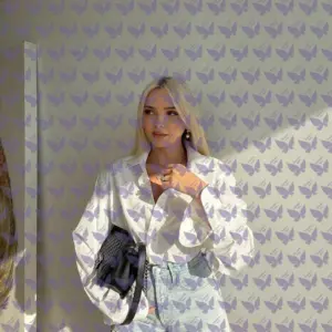 Имя: Селеста, Возраст: 23, Грудь: 1