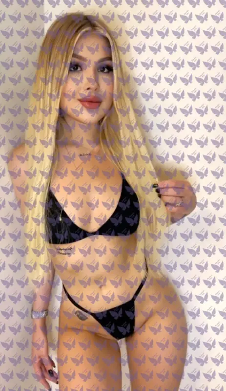 Имя: Селин, Возраст: 20, Грудь: 2