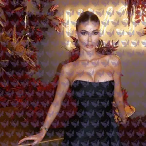 Имя: Серафина, Возраст: 25, Грудь: 3