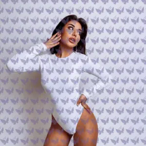 Имя: Сиенна, Возраст: 27, Грудь: 2