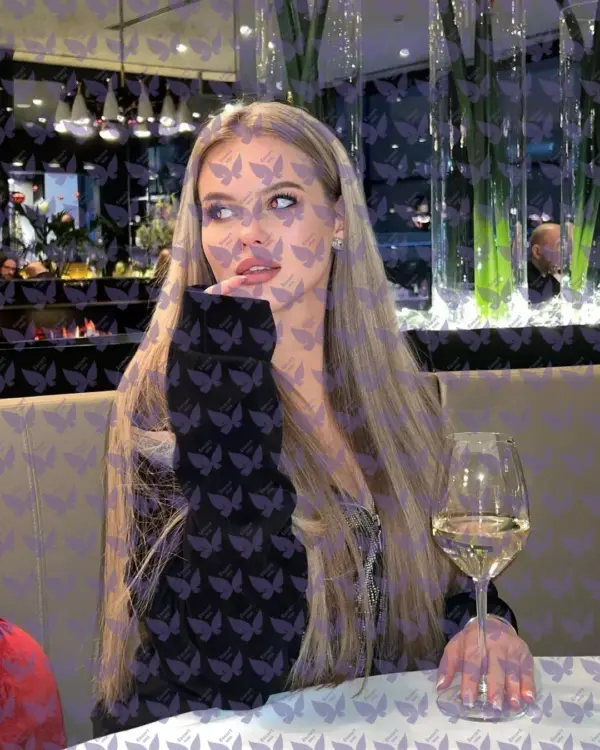 Имя: Скайлар, Возраст: 21, Грудь: 2