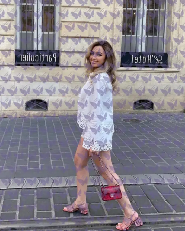 Имя: Скарлетт, Возраст: 25, Грудь: 1