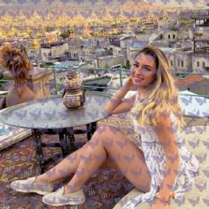 Имя: Скарлетт, Возраст: 25, Грудь: 1