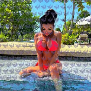 Имя: Софа, Возраст: 25, Грудь: 5