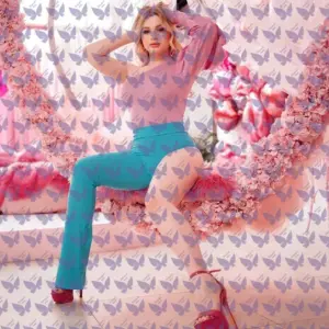 Имя: Соланж, Возраст: 23, Грудь: 3