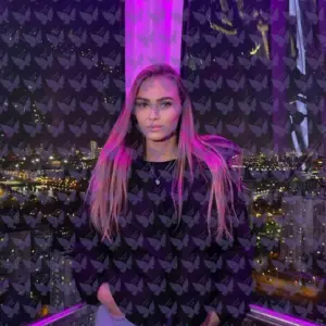 Имя: Соленн, Возраст: 24, Грудь: 1