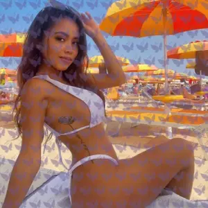 Имя: Тахлия, Возраст: 24, Грудь: 2