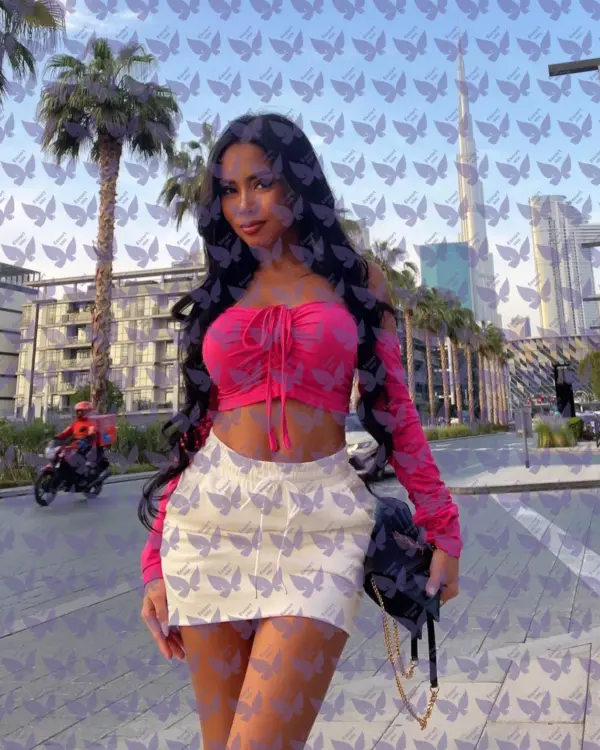 Имя: Тахлия, Возраст: 24, Грудь: 2