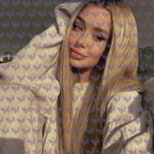 Имя: Теган, Возраст: 23, Грудь: 1