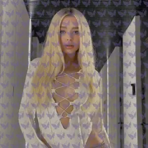 Имя: Теган, Возраст: 23, Грудь: 1