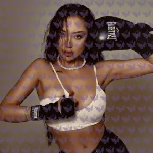 Имя: Виолетта, Возраст: 23, Грудь: 4