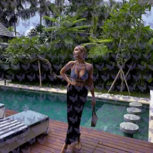 Имя: Вивьен, Возраст: 23, Грудь: 3