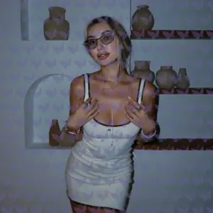 Имя: Вивьен, Возраст: 23, Грудь: 3