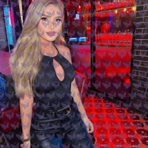 Имя: Хайди, Возраст: 27, Грудь: 2